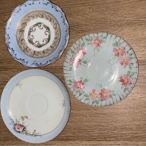 Variety of 3 different vintage saucers box Am